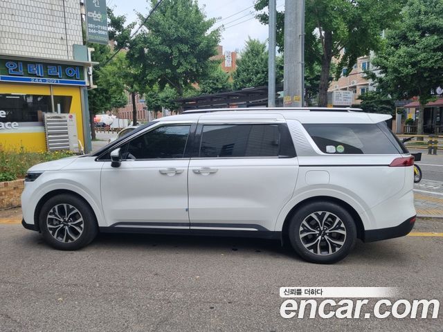 Kia Carnival 9-Seater Prestige — пробег 41 000 км — фото 3 из 5