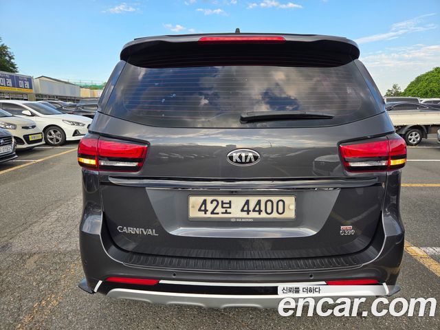 Kia Carnival из Кореи Encar