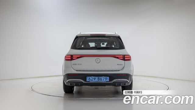 Mercedes-Benz EQB EQB300 4MATIC AMG Line — пробег 2 063 км — фото 4 из 5