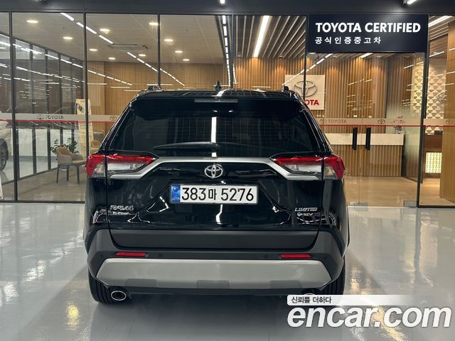 Toyota RAV4 2,5 4WD Hybrid LTD — пробег 9 476 км — фото 4 из 5