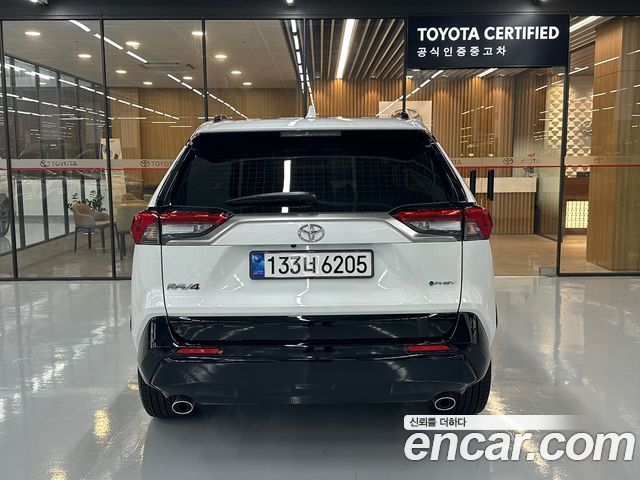 Toyota RAV4 2.5 4WD PHEV XSE — пробег 7 323 км — фото 4 из 5