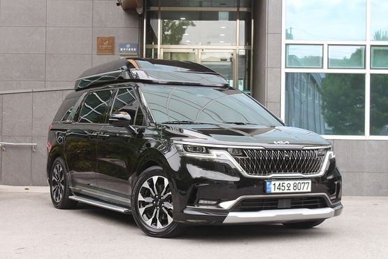 Kia Carnival 9-Seater Hi-Limousine Signature — пробег 131 000 км — фото 3 из 5