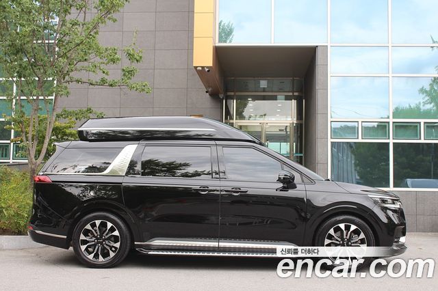 Kia Carnival 9-Seater Hi-Limousine Signature — пробег 131 000 км — фото 4 из 5