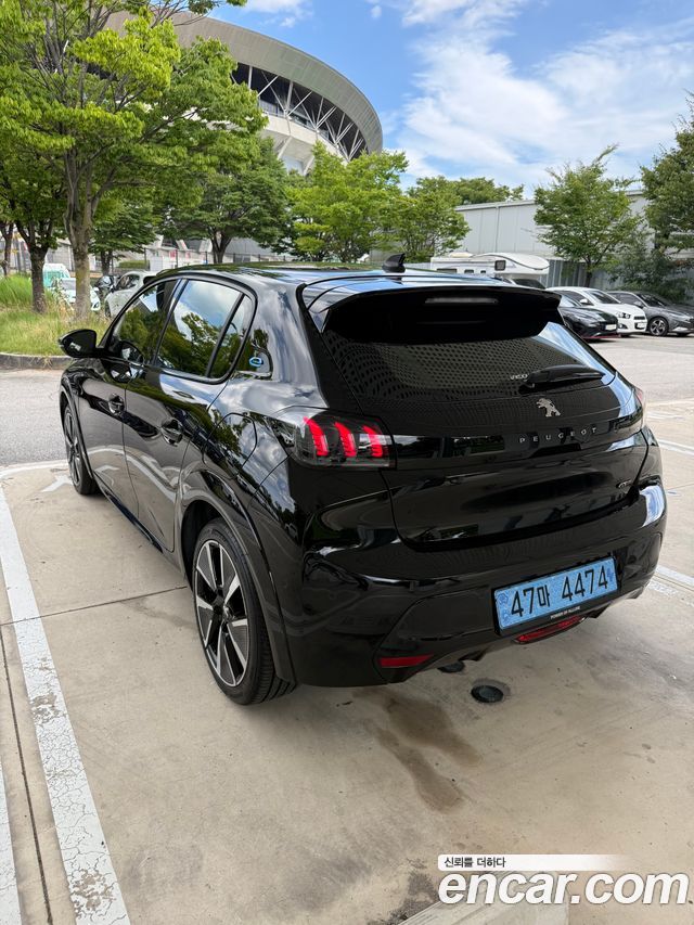Peugeot 208 GT — пробег 37 500 км — фото 2 из 5