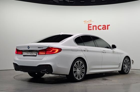 BMW 5-Series 520d M Sport Package Plus — пробег 52 549 км — фото 2 из 5