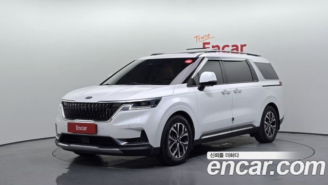 Kia Carnival Gasoline 11-Seater Signature — пробег 63 236 км — фото 1 из 5