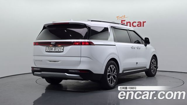 Kia Carnival Gasoline 11-Seater Signature — пробег 63 236 км — фото 2 из 5