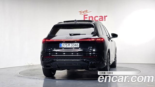 Audi Q5 45 TFSI Quattro S line — пробег 128 км — фото 4 из 5