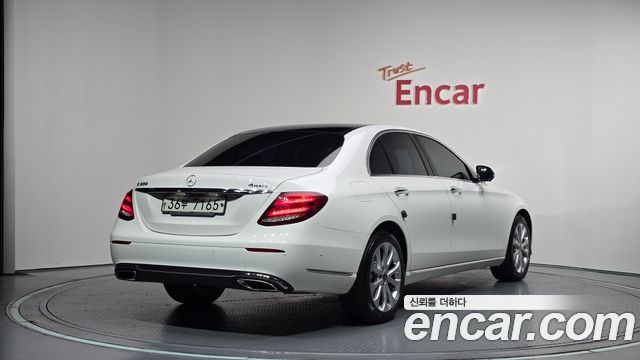 Mercedes-Benz E-Class из Кореи Encar