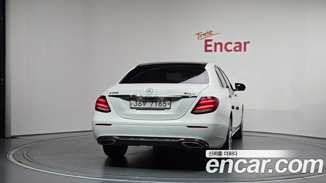 Mercedes-Benz E-Class из Кореи Encar
