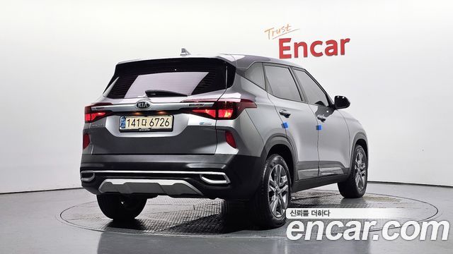 Kia Seltos из Кореи Encar