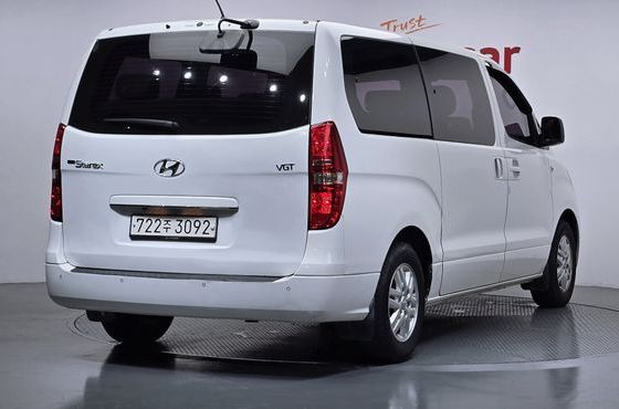 Hyundai Starex 12-Seater Wagon Smart — пробег 176 088 км — фото 2 из 5