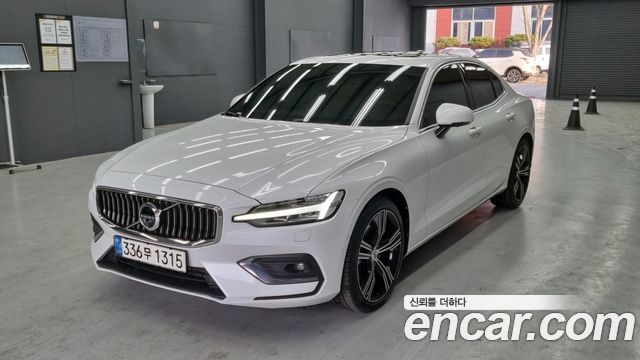 Volvo S60 B5 Inscription — пробег 93 000 км — фото 1 из 5
