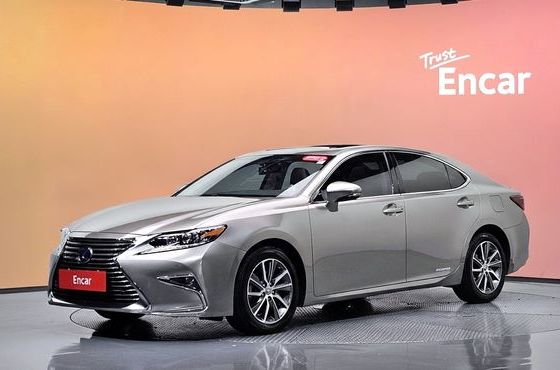 Lexus ES Supreme XV60 — пробег 65 557 км — фото 1 из 5