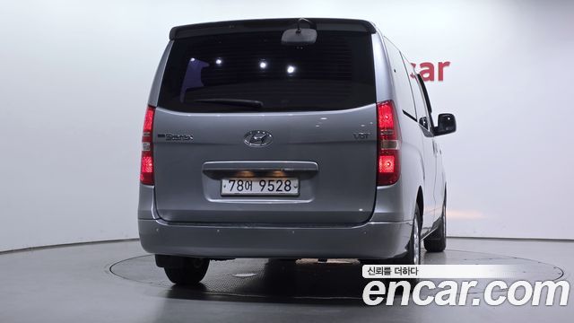 Hyundai Starex 12-Seater Wagon CVX Premium — пробег 163 190 км — фото 4 из 5