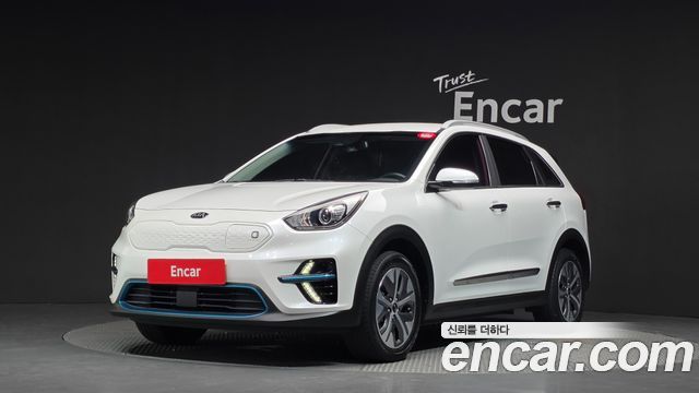 Kia Niro Prestige — пробег 91 960 км — фото 1 из 5