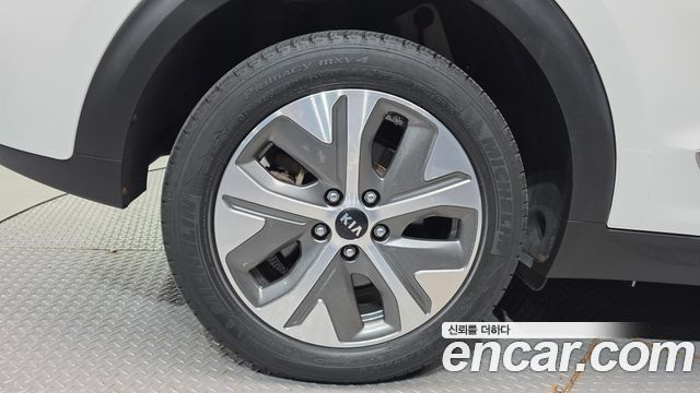 Kia Niro Prestige — пробег 91 960 км — фото 5 из 5