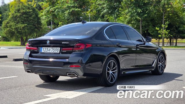 BMW 5-Series 520i M Sport — пробег 17 598 км — фото 2 из 5