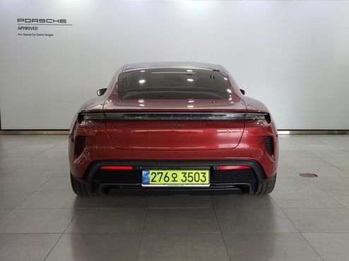 Porsche Taycan Turbo — пробег 2 100 км — фото 3 из 5