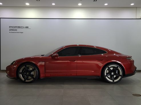 Porsche Taycan Turbo — пробег 2 100 км — фото 5 из 5