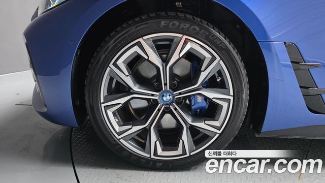 BMW i4 eDrive40 M Sports Pro — пробег 81 844 км — фото 5 из 5