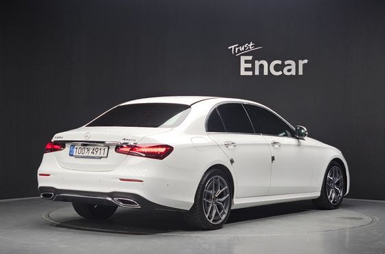 Mercedes-Benz E-Class E220d 4MATIC AMG Line — пробег 64 157 км — фото 2 из 5