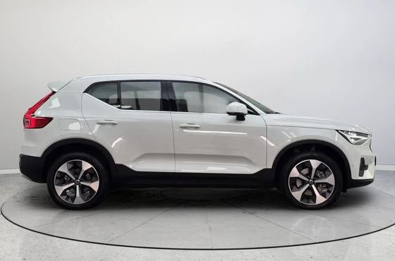 Volvo XC40 B4 Ultra Bright — пробег 7 911 км — фото 4 из 5