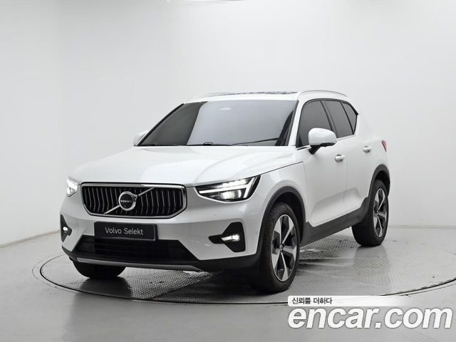 Volvo XC40 B4 Ultra Bright — пробег 11 253 км — фото 1 из 5