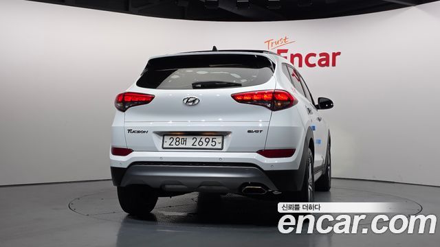 Hyundai Tucson Diesel 1.7 2WD Premium — пробег 177 648 км — фото 4 из 5