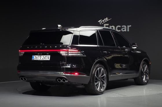 Lincoln Aviator 3.0 Reserve AWD — пробег 4 050 км — фото 2 из 5