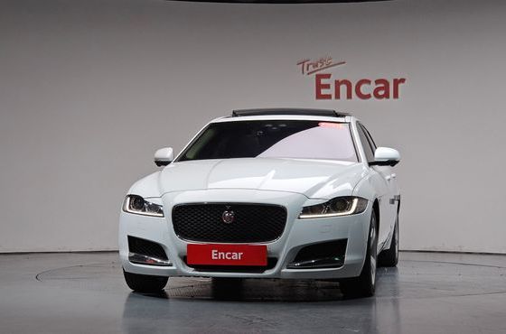 Jaguar XF 25t Prestige — пробег 72 903 км — фото 3 из 5