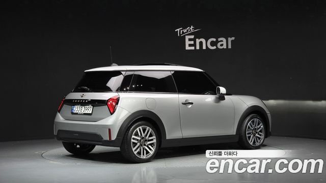 Mini Cooper Classic — пробег 8 810 км — фото 3 из 5