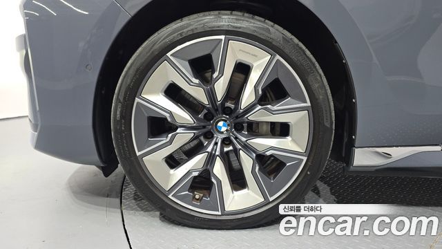 BMW i7 xDrive 60 Design Pure Excellence — пробег 38 841 км — фото 5 из 5