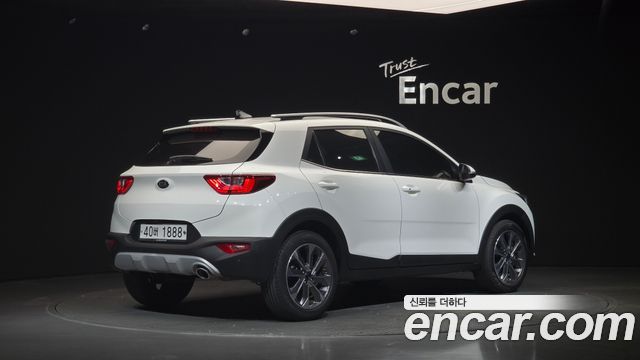 Kia Stonic из Кореи Encar
