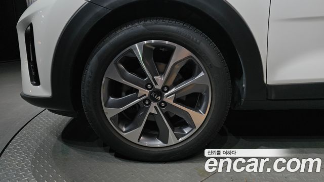 Kia Stonic из Кореи Encar