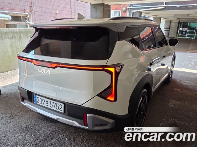 Kia Seltos Gasoline 1.6T 2WD Signature — пробег 830 км — фото 3 из 5