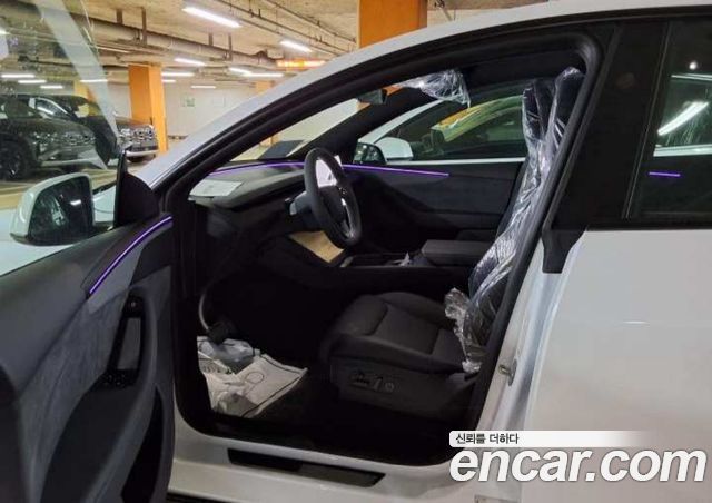 Tesla Model Y L Long Range AWD — пробег 1 км — фото 4 из 5