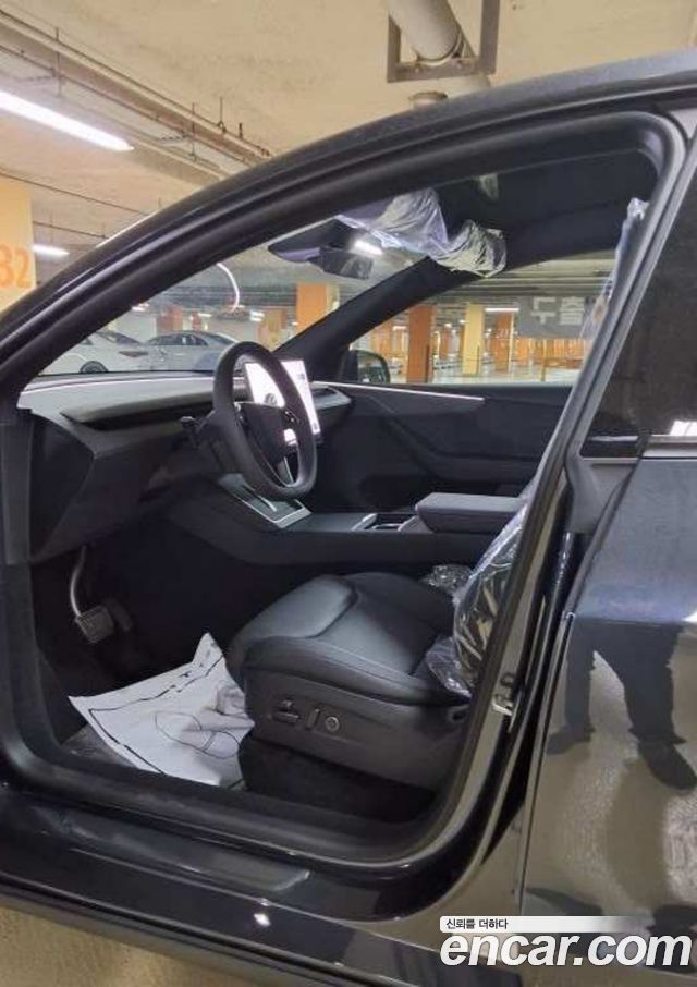 Tesla Model Y L Long Range AWD — пробег 1 км — фото 4 из 5