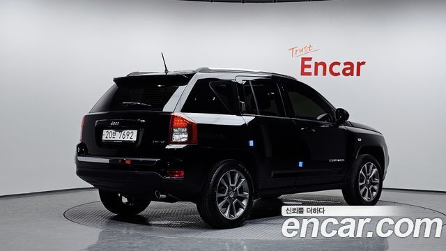 Jeep Compass 2.4 Limited 1st — пробег 80 654 км — фото 2 из 5