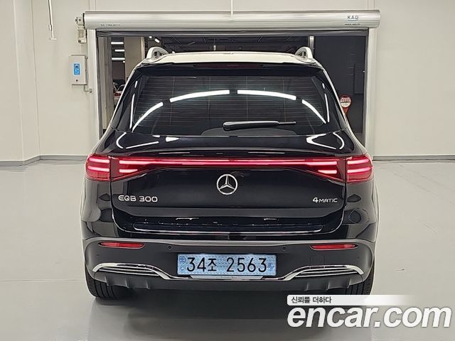 Mercedes-Benz EQB EQB300 4MATIC AMG Line — пробег 864 км — фото 3 из 5