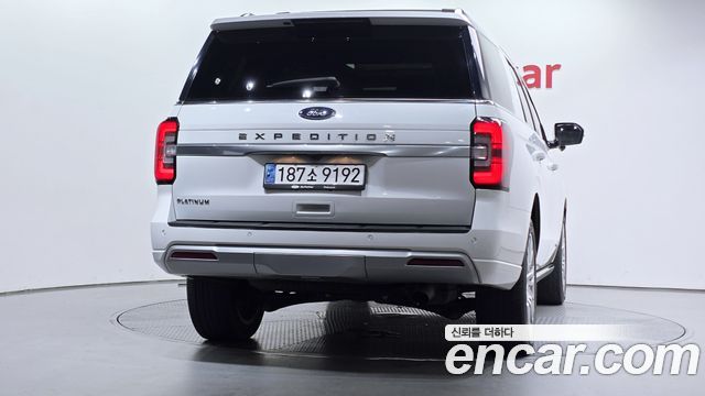 Ford Expedition Platinum 4WD 7Seater — пробег 44 691 км — фото 4 из 5