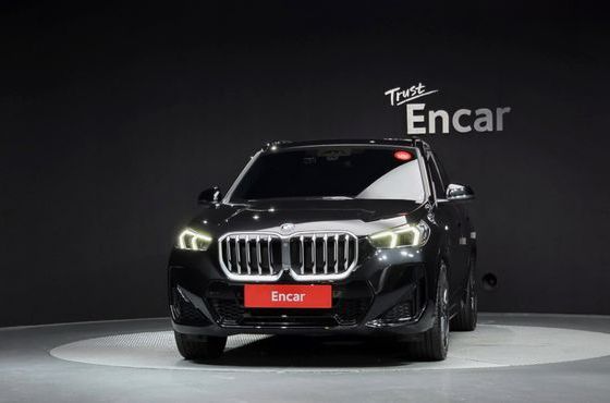 BMW X1 xDrive 20i M Sport — пробег 10 395 км — фото 3 из 5
