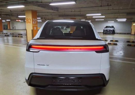 Tesla Model Y L Long Range AWD — пробег 1 км — фото 3 из 5