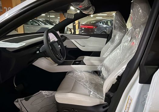 Tesla Model Y L Long Range AWD — пробег 1 км — фото 4 из 5
