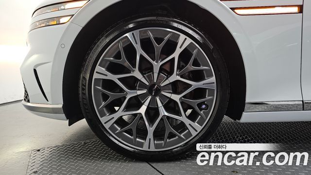 Genesis G90 Gasoline 3.5 Turbo e-S/C AWD — пробег 32 900 км — фото 5 из 5