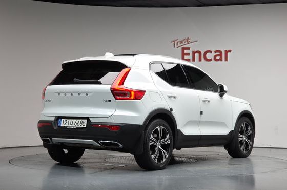 Volvo XC40 T4 Inscription — пробег 64 537 км — фото 2 из 5