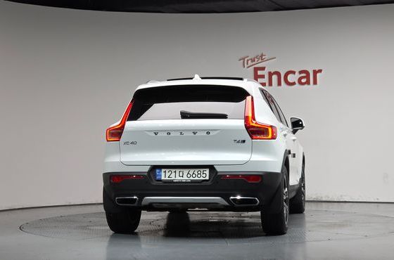 Volvo XC40 T4 Inscription — пробег 64 537 км — фото 4 из 5
