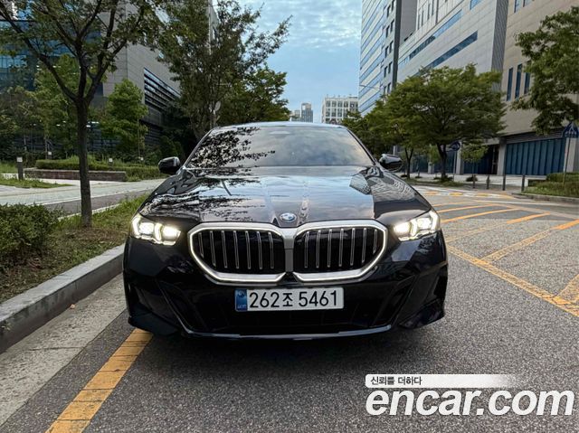 BMW 5-Series 530i xDrive M Sport — пробег 14 км — фото 2 из 5