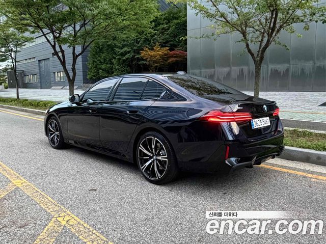 BMW 5-Series 530i xDrive M Sport — пробег 14 км — фото 5 из 5