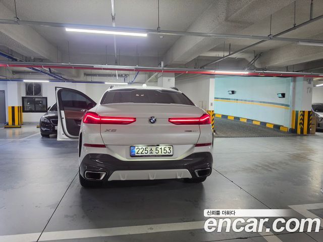 BMW X6 xDrive40i M Sport — пробег 25 889 км — фото 4 из 5